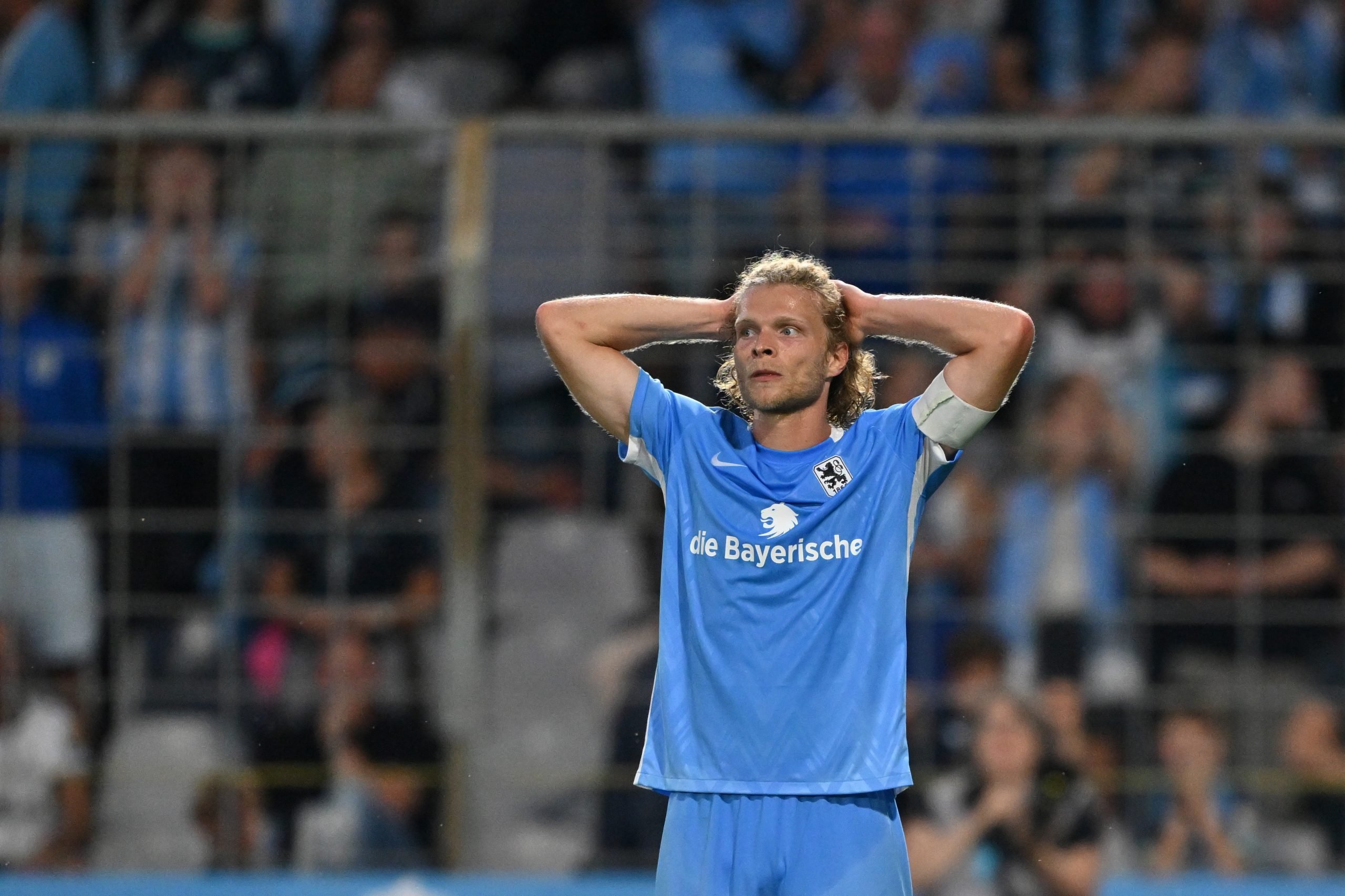 1860 Munich FC - Image 4