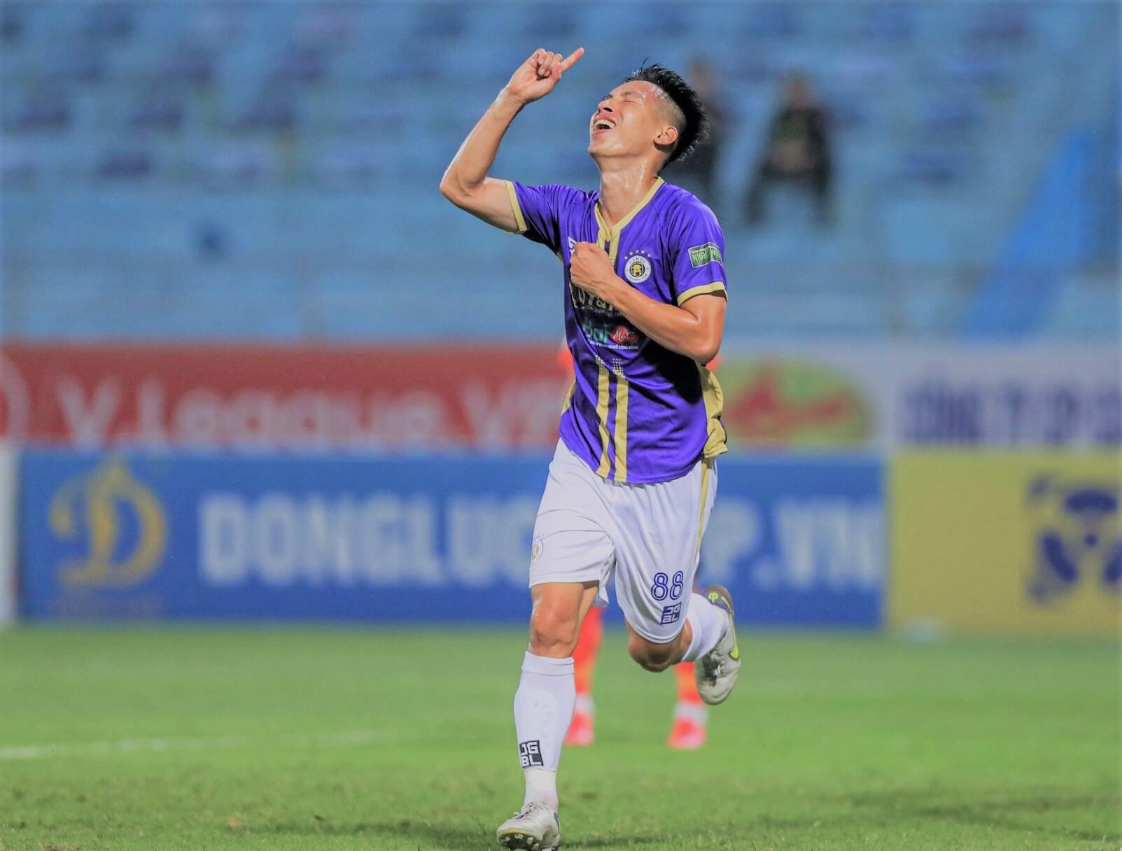 Cầu thủ Đỗ Hùng Dũng - Image 4