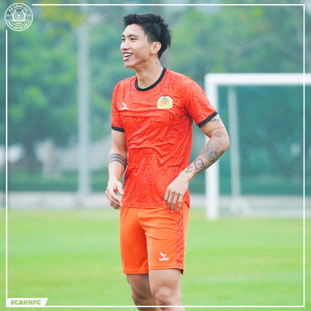 Cầu thủ Đoàn Văn Hậu - Image 2