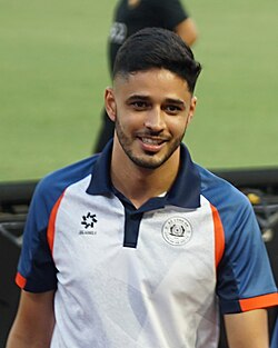 Cầu thủ Leo Artur