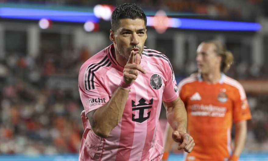 Cầu thủ Luis Suarez - Image 5