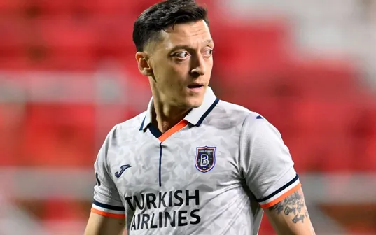 Cầu thủ Mesut Ozil - Image 5