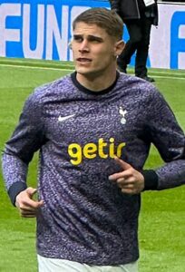 Cầu thủ Micky van de Ven