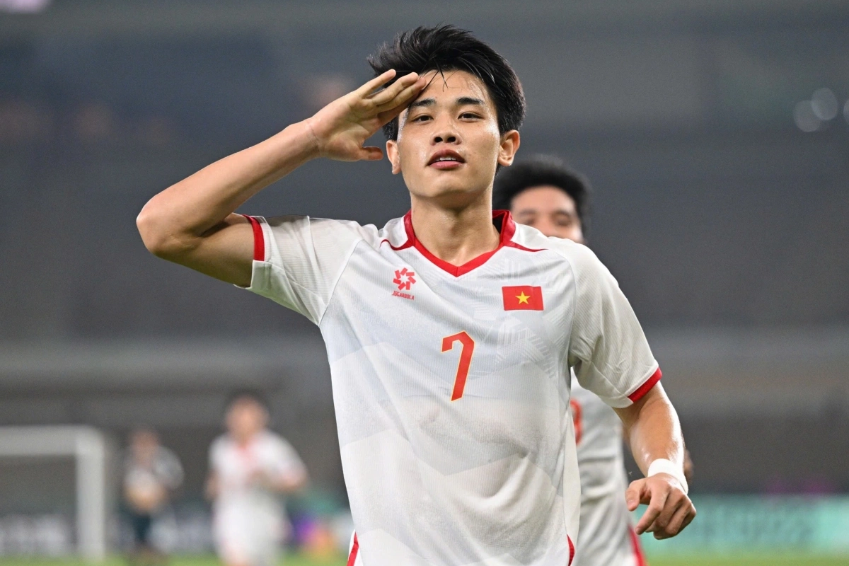 Cầu thủ Nguyễn Đình Bắc - Image 2