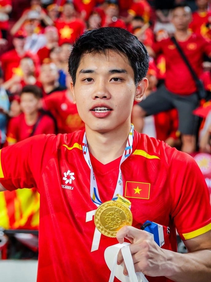 Cầu thủ Nguyễn Đình Bắc - Image 1