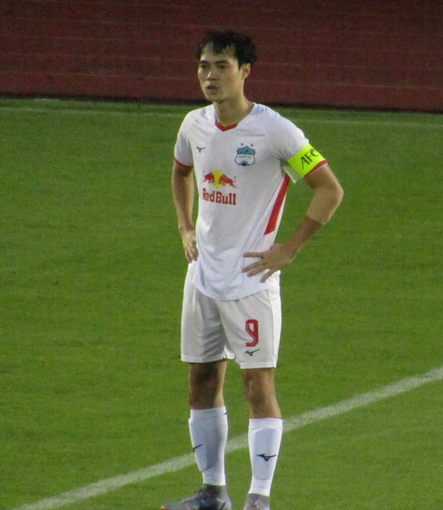 Cầu thủ Văn Toàn