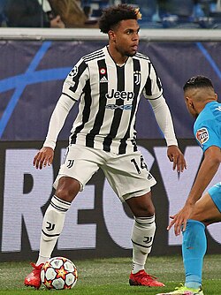 Cầu thủ Weston McKennie - Image 4