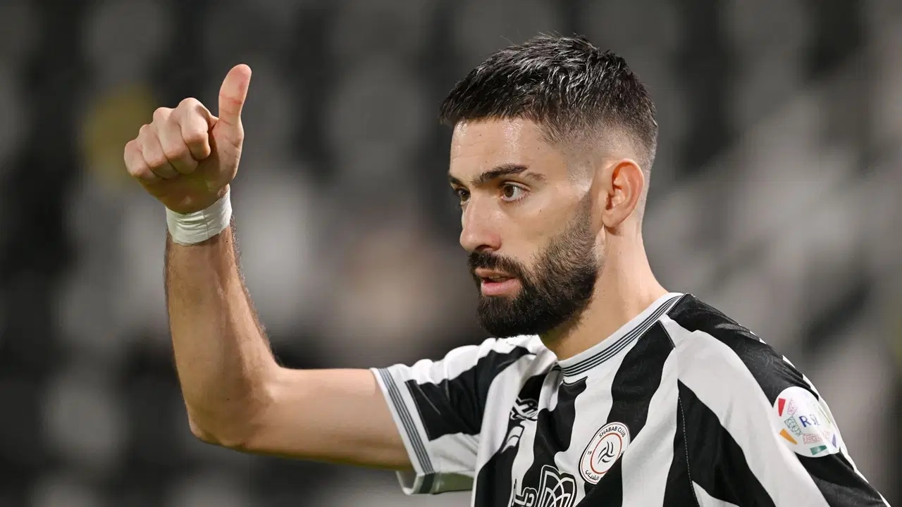 Cầu thủ Yannick Carrasco - Image 2