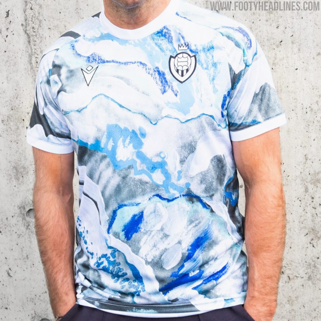 Vikingur Reykjavik FC - Image 4